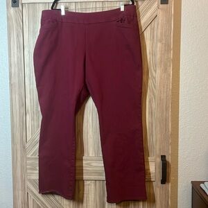 Pull on pants with pocketss